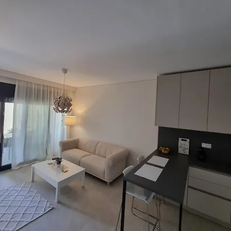 Evion A6 Luxury Апартаменты Никити